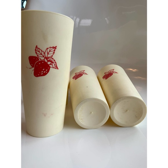 Vintage 80’s Nasco Strawberry Plastic Tumblers Cups Red Cream Set Of 4 - Picture 7 of 7
